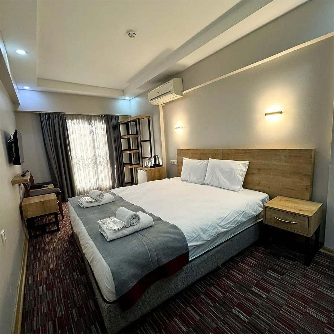 Mojo Otel 伊兹密尔 3*,